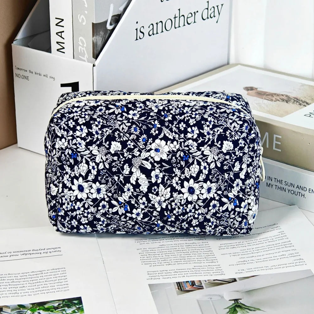 Trousse de Maquillage Rétro à Fleurs - Grande Ouverture, Pochette de Voyage Imperméable pour Cosmétiques et Articles de Toilette
