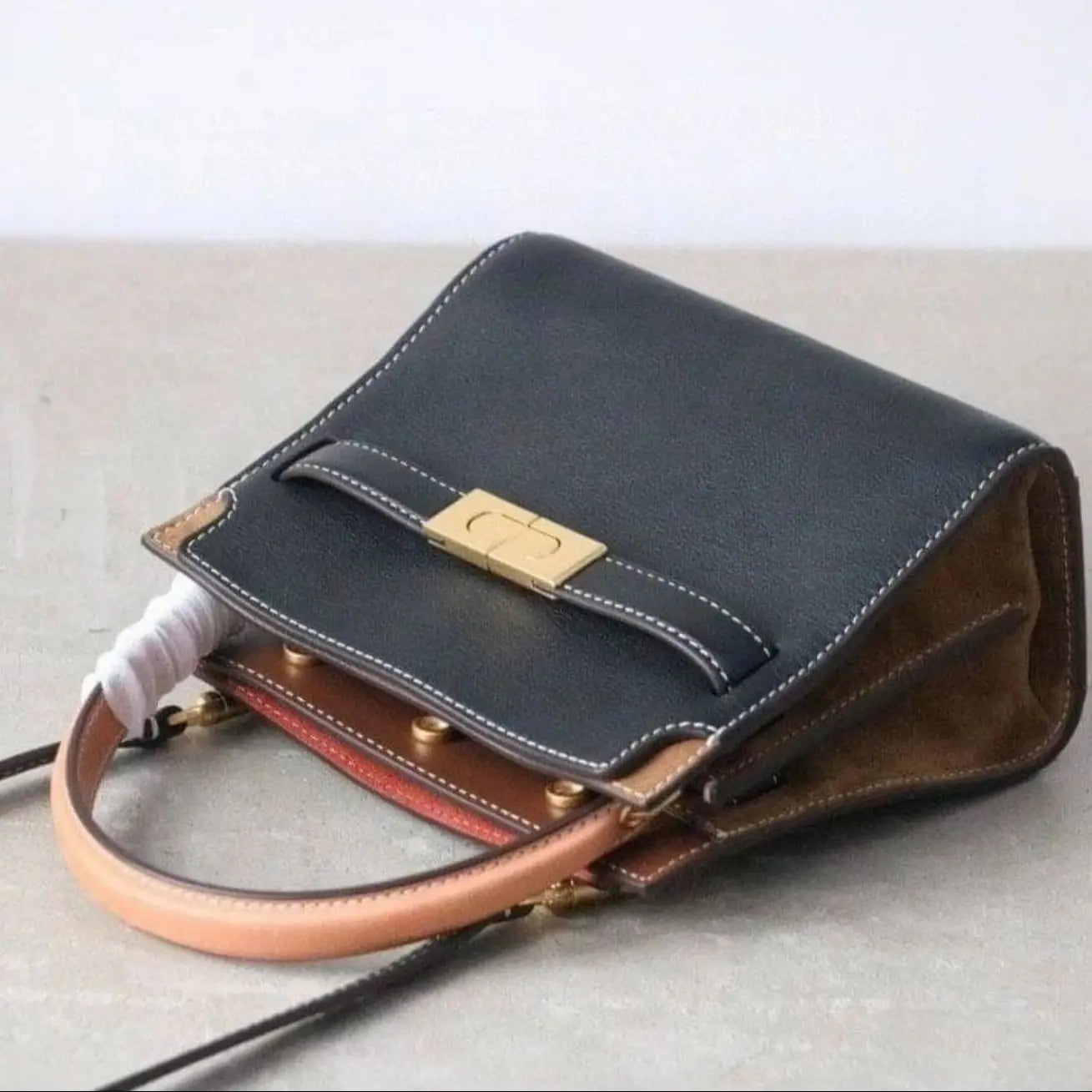 Sac à Main Élégant en Cuir – L'Accessoire Chic au Quotidien